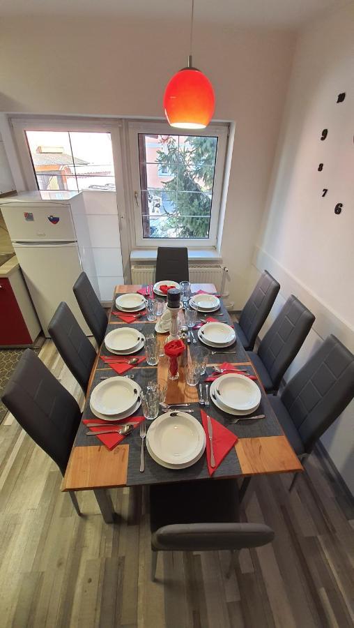 מריבור Apartma4Us מראה חיצוני תמונה